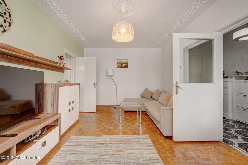 Piata Chibrit, Ion Mihalache, apartament 2 camere, vedere libera.
