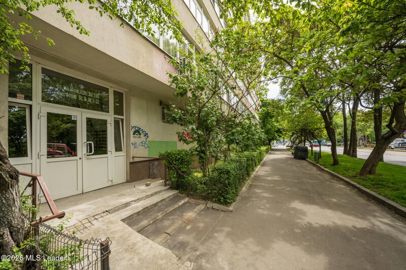 Piata Chibrit, Ion Mihalache, apartament 2 camere, vedere libera.